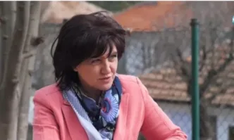 Отстрани нещата в политиката не изглеждат добре заяви тя Отстрани политиката