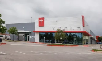 Печалбата на Tesla се срина с 43%