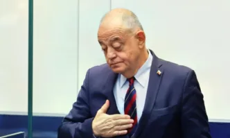 Няма намек това е директно Това заяви лидерът на