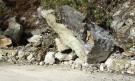 15 тона скали паднаха на пътя за Рилския манастир - Снимка 3 - Tribune.bg