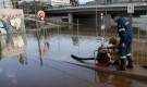 Проливните дъждове взеха жертва и причиниха хаос в Гърция (СНИМКИ) - Снимка 6 - Tribune.bg