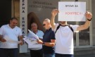 Социалисти на протест на „Позитано“, искат оставката на Нинова (ГАЛЕРИЯ) - Снимка 5 - Tribune.bg