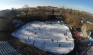 Ледена пързалка „ЮНАК“ посреща Коледа на пълна скорост - Снимка 2 - Tribune.bg