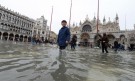Опустошена Венеция чака ново наводнение (СНИМКИ) - Снимка 6 - Tribune.bg