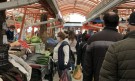 Навалици на пазара във Варна, търговците недоволни от мерките (СНИМКИ) - Снимка 9 - Tribune.bg