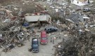 Мощно торнадо с десетки жертви в Кентъки, обявено е извънредно положение (СНИМКИ) - Снимка 3 - Tribune.bg