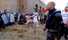 Клада от слама за полицаите на протеста (ГАЛЕРИЯ) - Снимка 7 - Tribune.bg