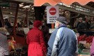 Навалици на пазара във Варна, търговците недоволни от мерките (СНИМКИ) - Снимка 5 - Tribune.bg