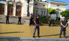 Привържениците на правителството се събраха пред Народното събрание - Снимка 4 - Tribune.bg