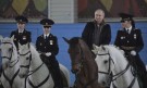 Путин пак на кон – посреща 8-ми март с полицайки (СНИМКИ) - Снимка 2 - Tribune.bg