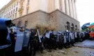 Клада от слама за полицаите на протеста (ГАЛЕРИЯ)