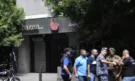Въоръжен мъж взе заложници в ливанска банка - иска си замразените депозити