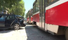 Тежък инцидент с кола и трамвай в София, има пострадали