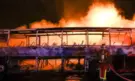 Хиляди коли и стотици опожарени сгради при протестите във Франция (СНИМКИ) - Снимка 3 - Tribune.bg