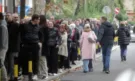 За разлика от България, в Сърбия се вият опашки през избирателните секции