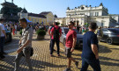 Привържениците на правителството се събраха пред Народното събрание - Снимка 1 - Tribune.bg