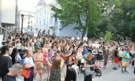Хиляди се събраха в подкрепа на 18-годишното нарязано момиче (ВИДЕО/СНИМКИ) - Снимка 12 - Tribune.bg