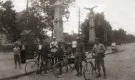 Едни от първите велосипедисти в София на Орлов мост