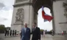 Крал Чарлз започна посещението си във Франция (СНИМКИ) - Снимка 7 - Tribune.bg
