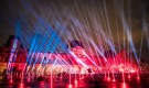 Давид Гета засне впечатляващ благотворителен концерт пред Лувъра (СНИМКИ/ВИДЕО) - Снимка 4 - Tribune.bg