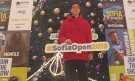 Адриан Андреев игра тенис с десетки деца под голяма коледна елха, покани всички на Sofia Open 2019 - Снимка 2 - Tribune.bg