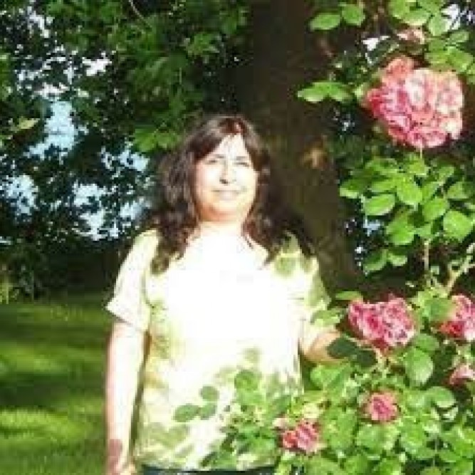 Ивелина Пенчева - астролог, автор на книгите „Астрология на съдбата“ и „Тайнството живот“